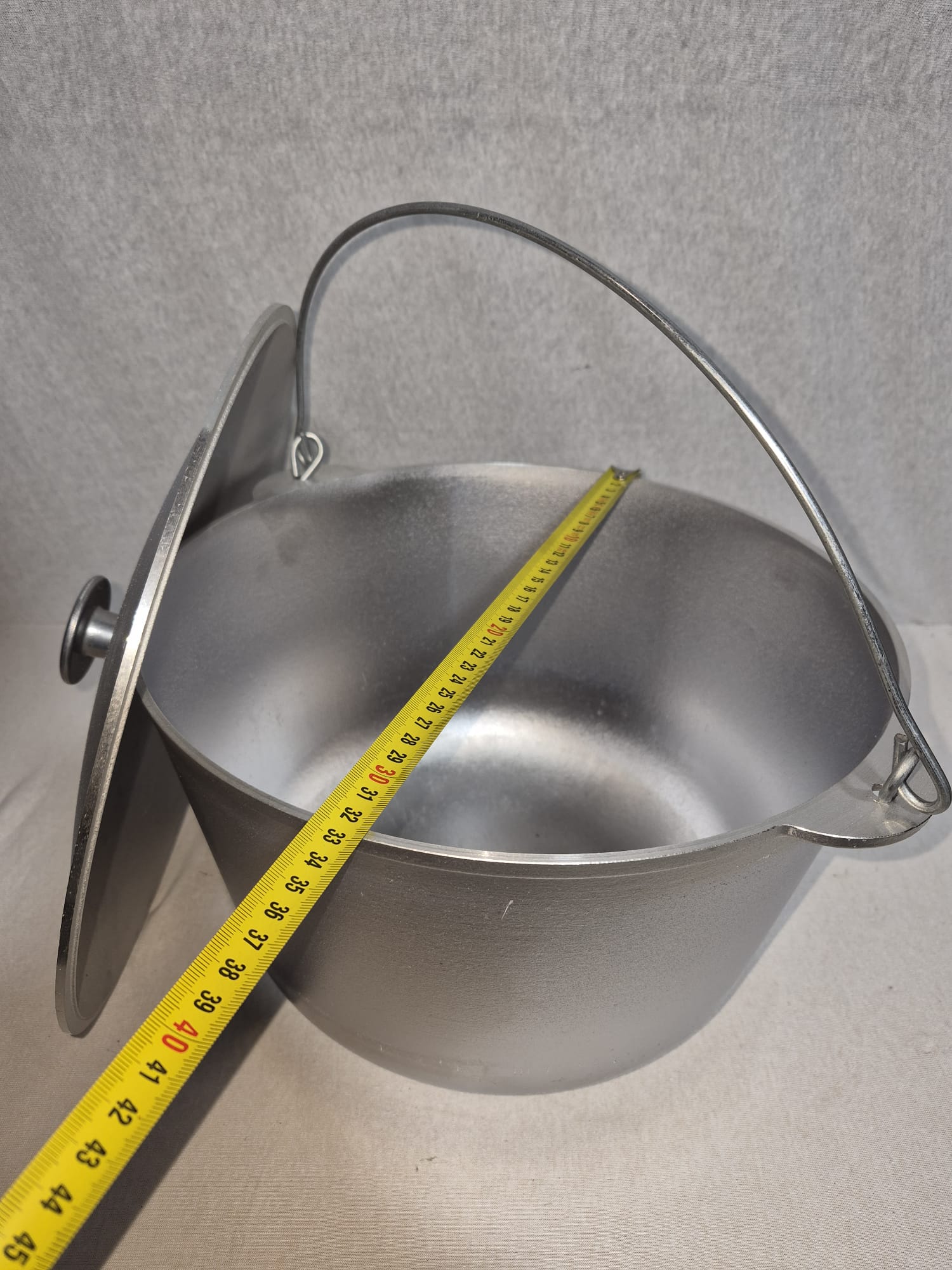 Ceaun Aluminiu + Capac cu toarta 12 Litri