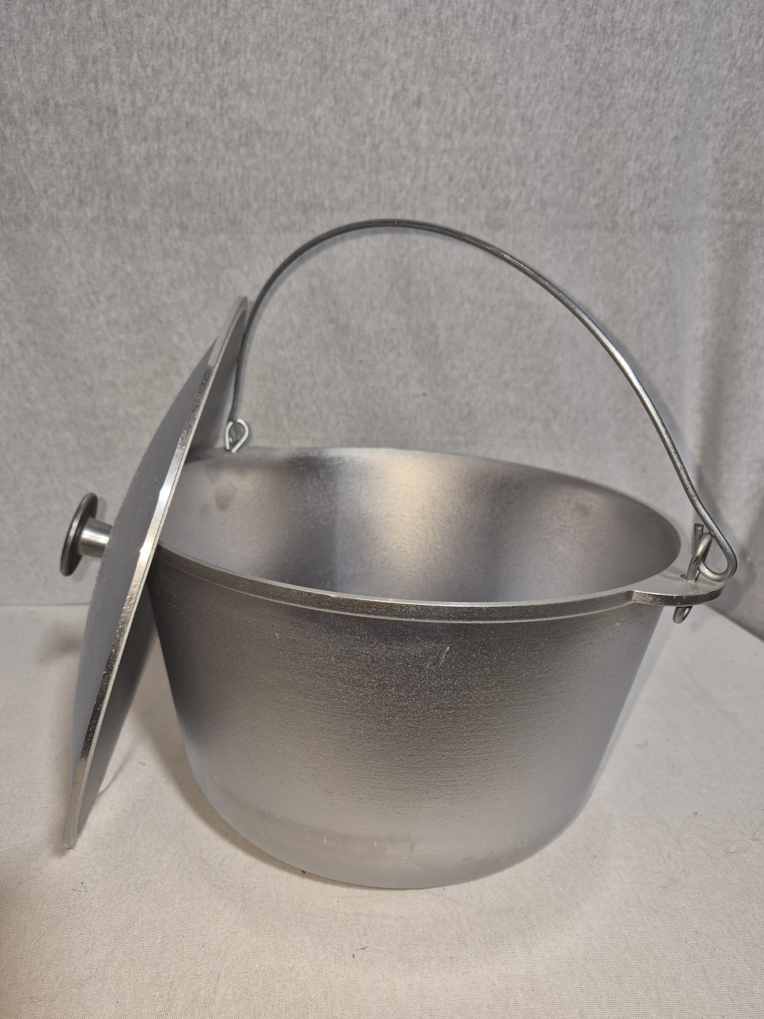 Ceaun Aluminiu + Capac cu toarta 12 Litri