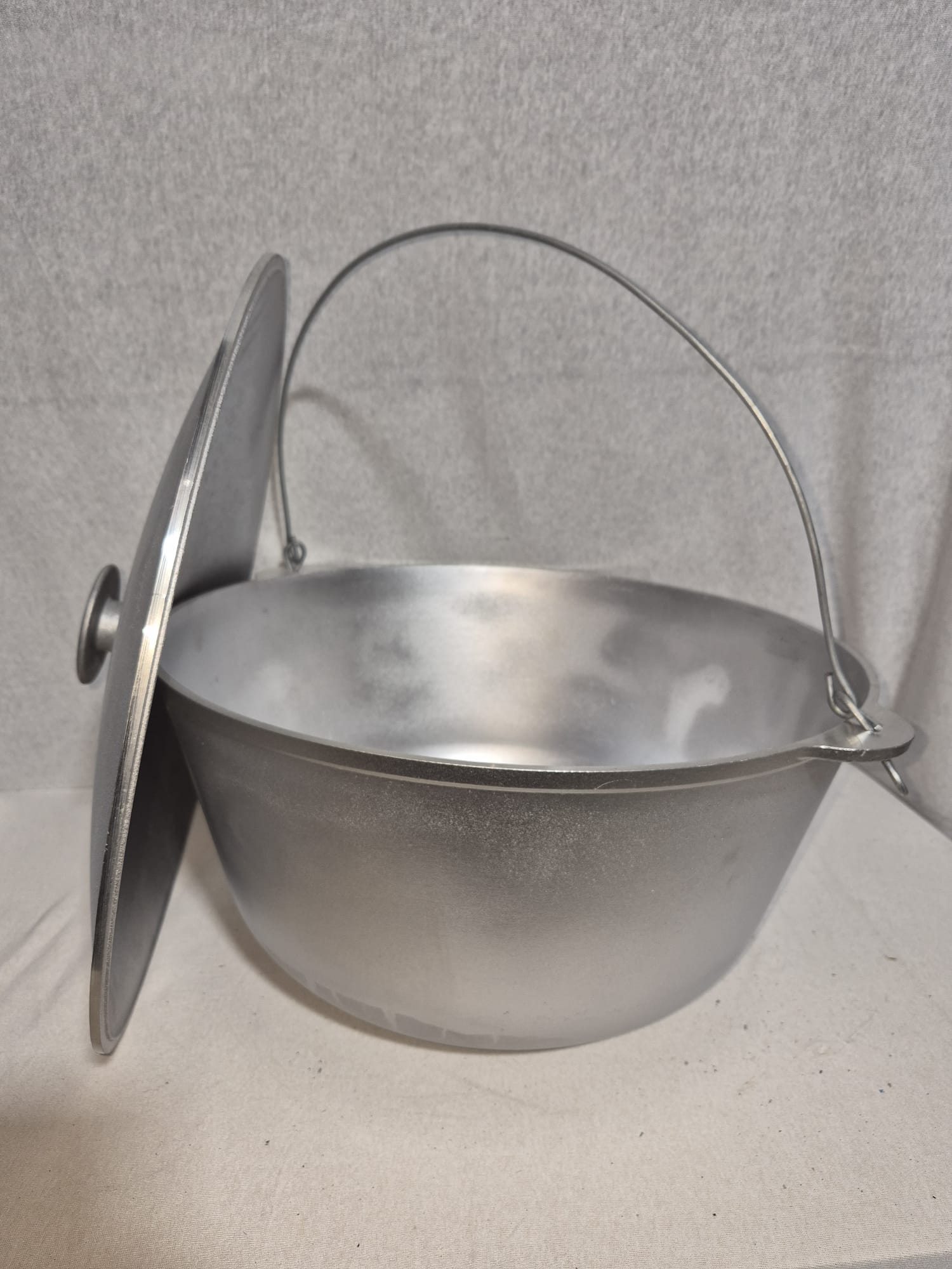 Ceaun Aluminiu + Capac cu toarta 25 Litri