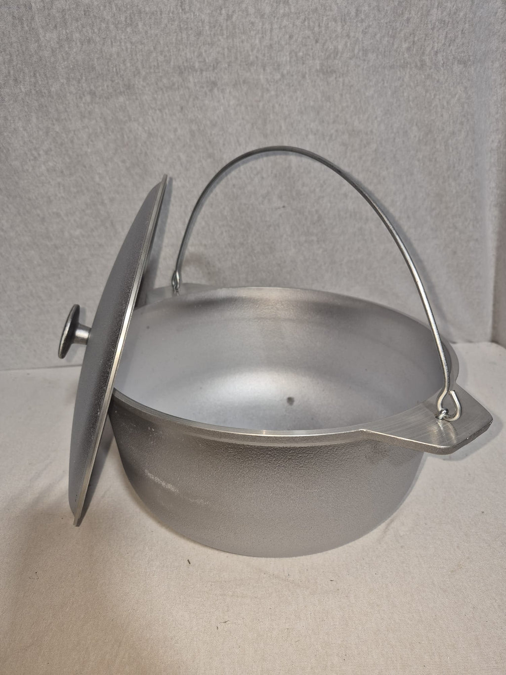 Ceaun Aluminiu + Capac cu toarta 8 Litri