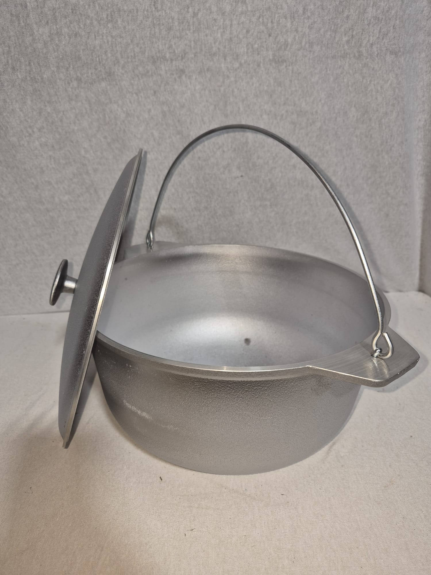 Ceaun Aluminiu + Capac cu toarta 8 Litri