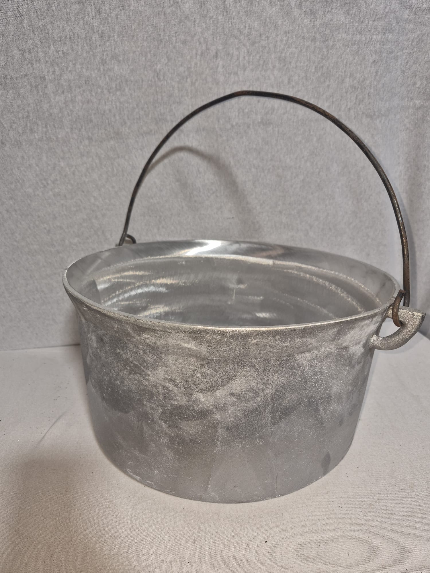 Ceaun Aluminiu Turnat  fund Drept 22 Litri