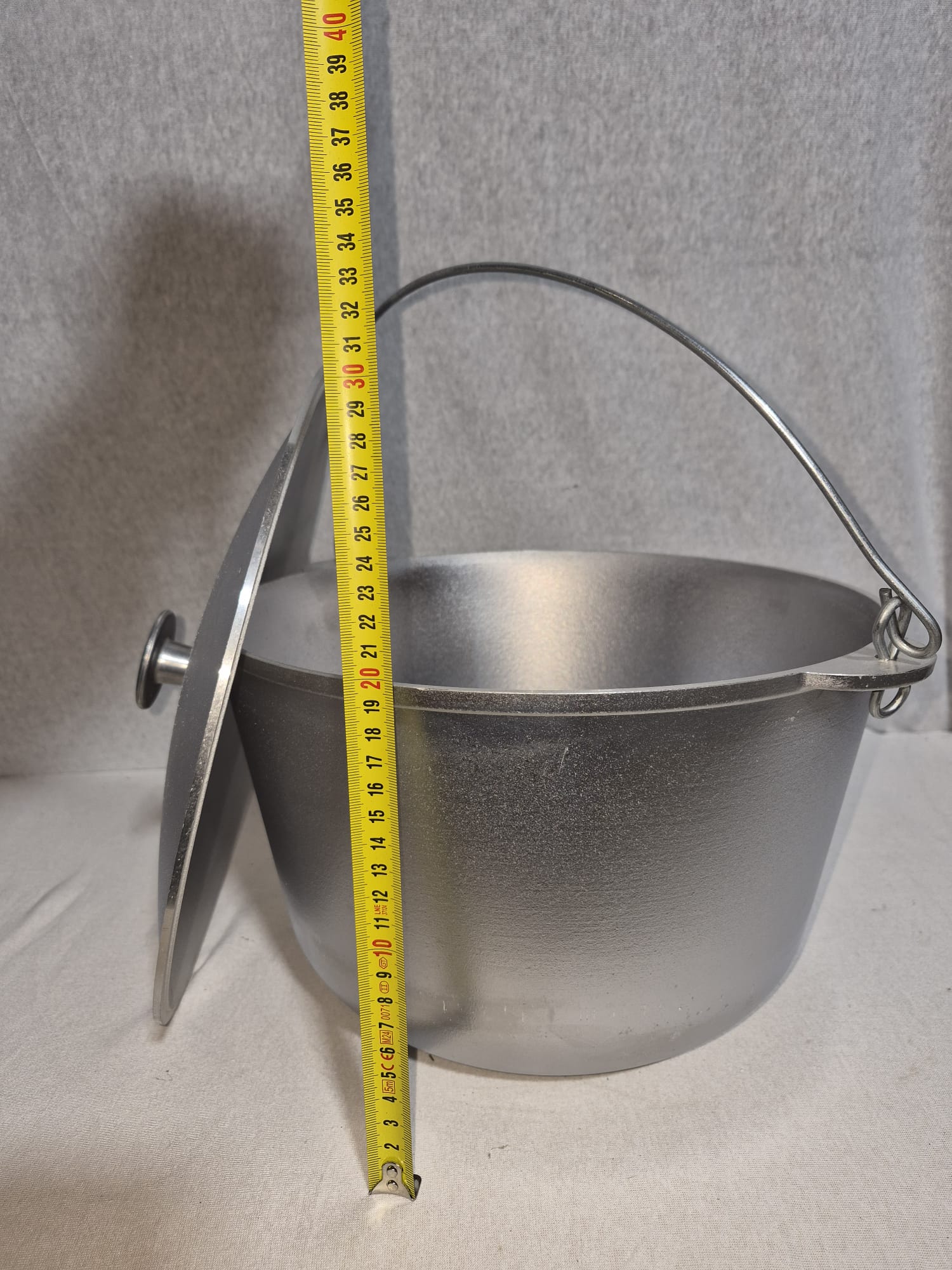 Ceaun Aluminiu + Capac cu toarta 12 Litri