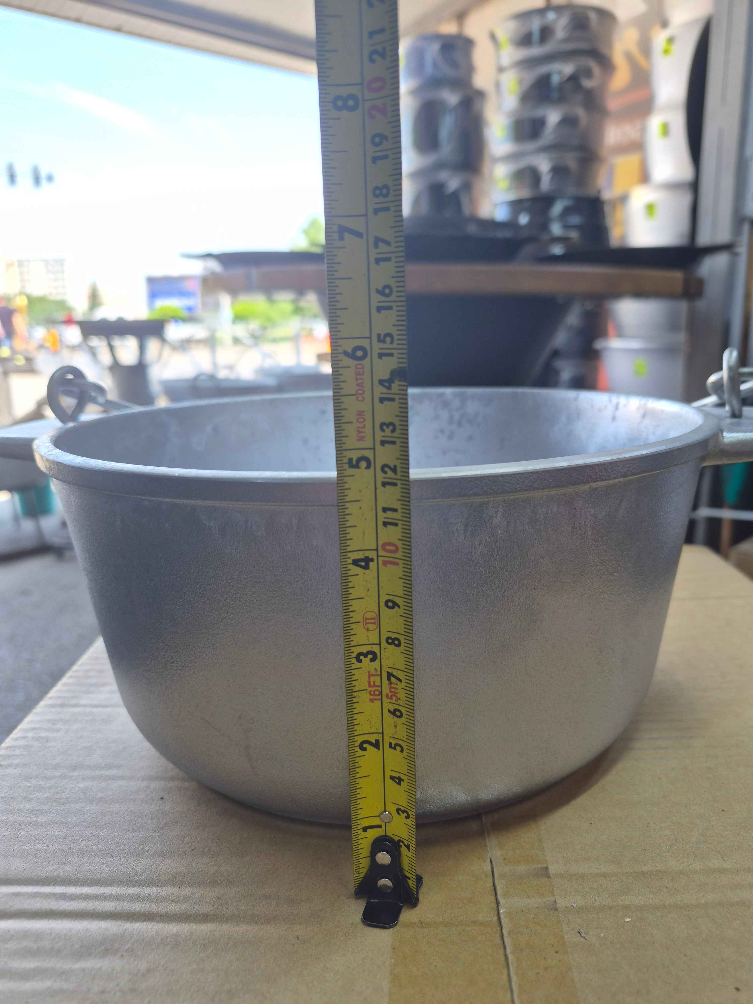 Ceaun 4L aluminiu turnat cu toartă.