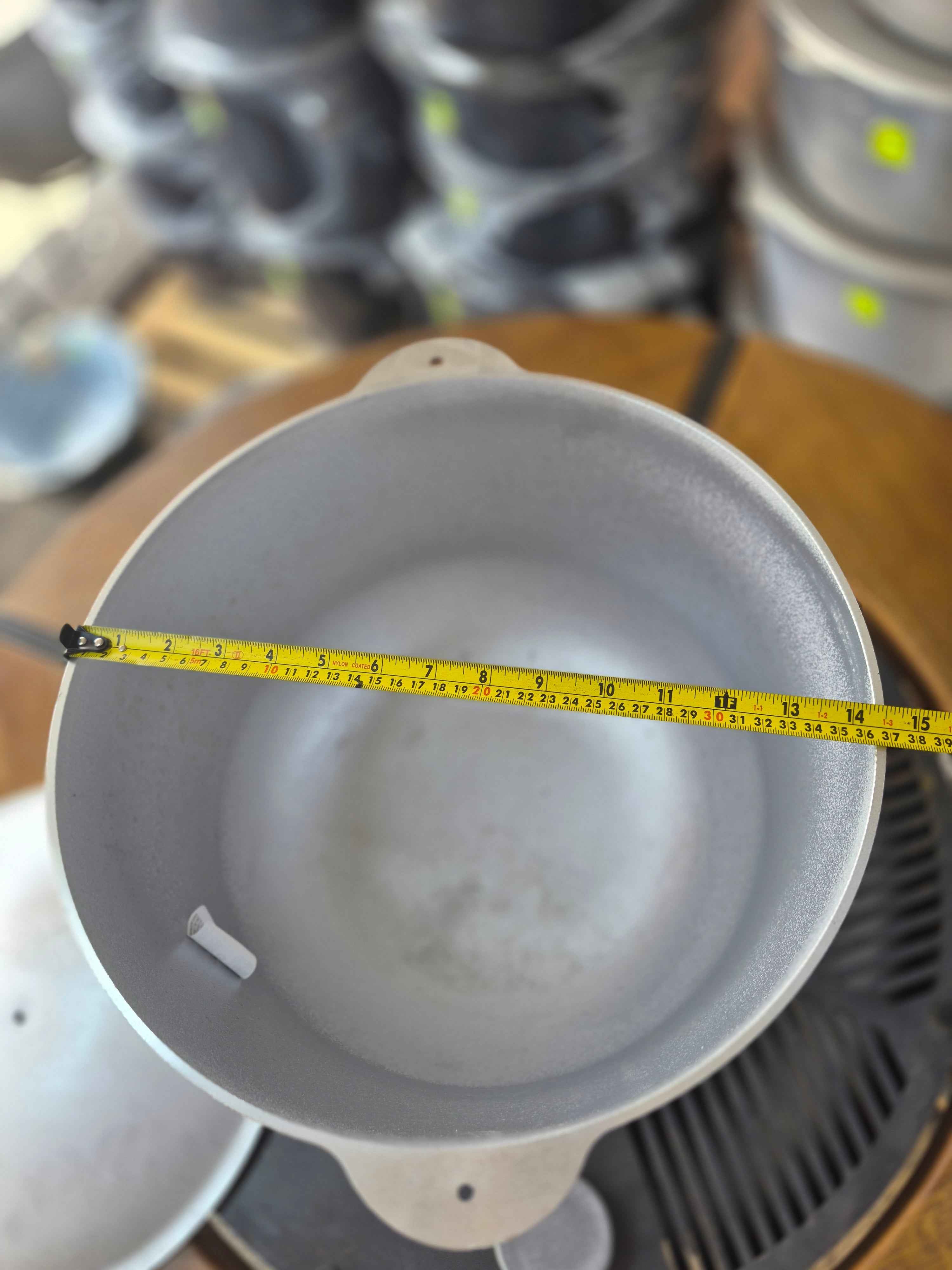 Ceaun 15L Aluminiu turnat cu capac.