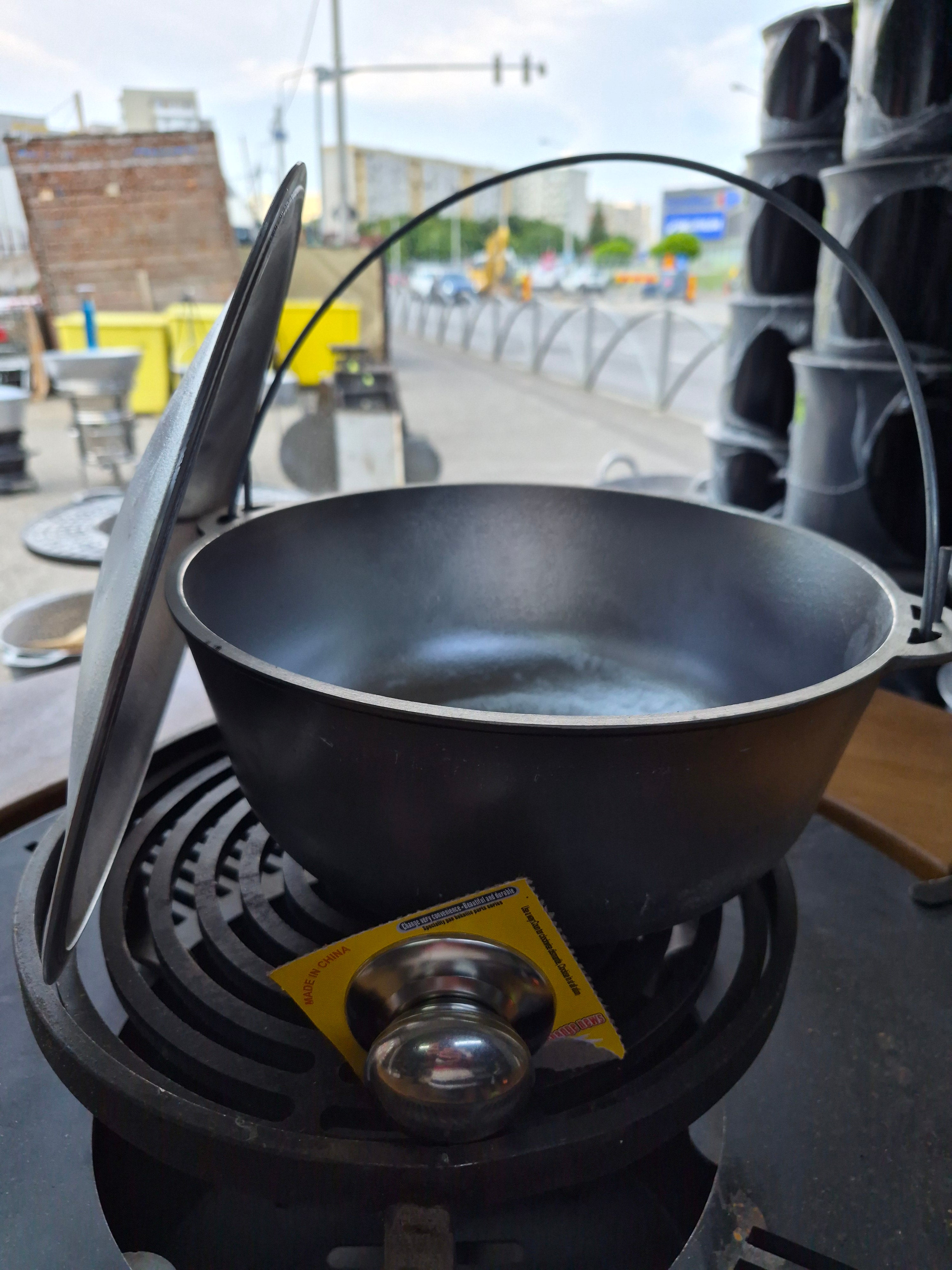 Ceaun 5L Aluminiu turnat cu capac si toartă.