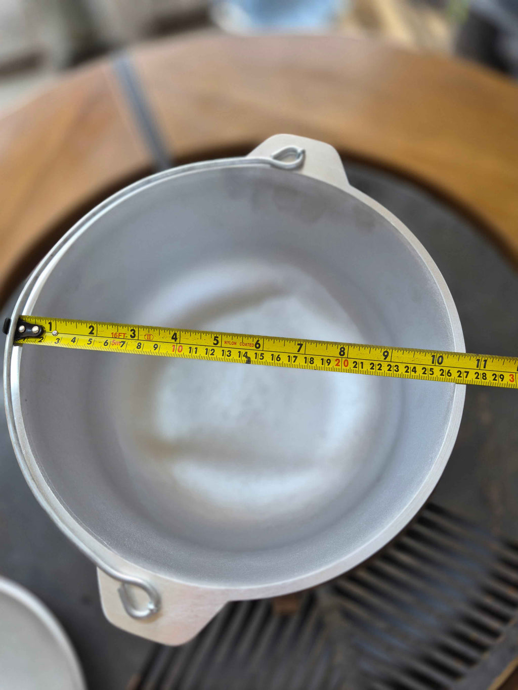 Ceaun 5L Aluminiu turnat cu capac si toartă.