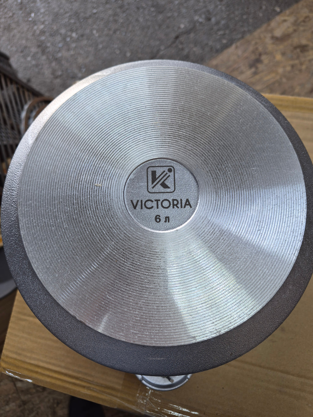 Ceaun 6L Aluminiu turnat cu toartă.
